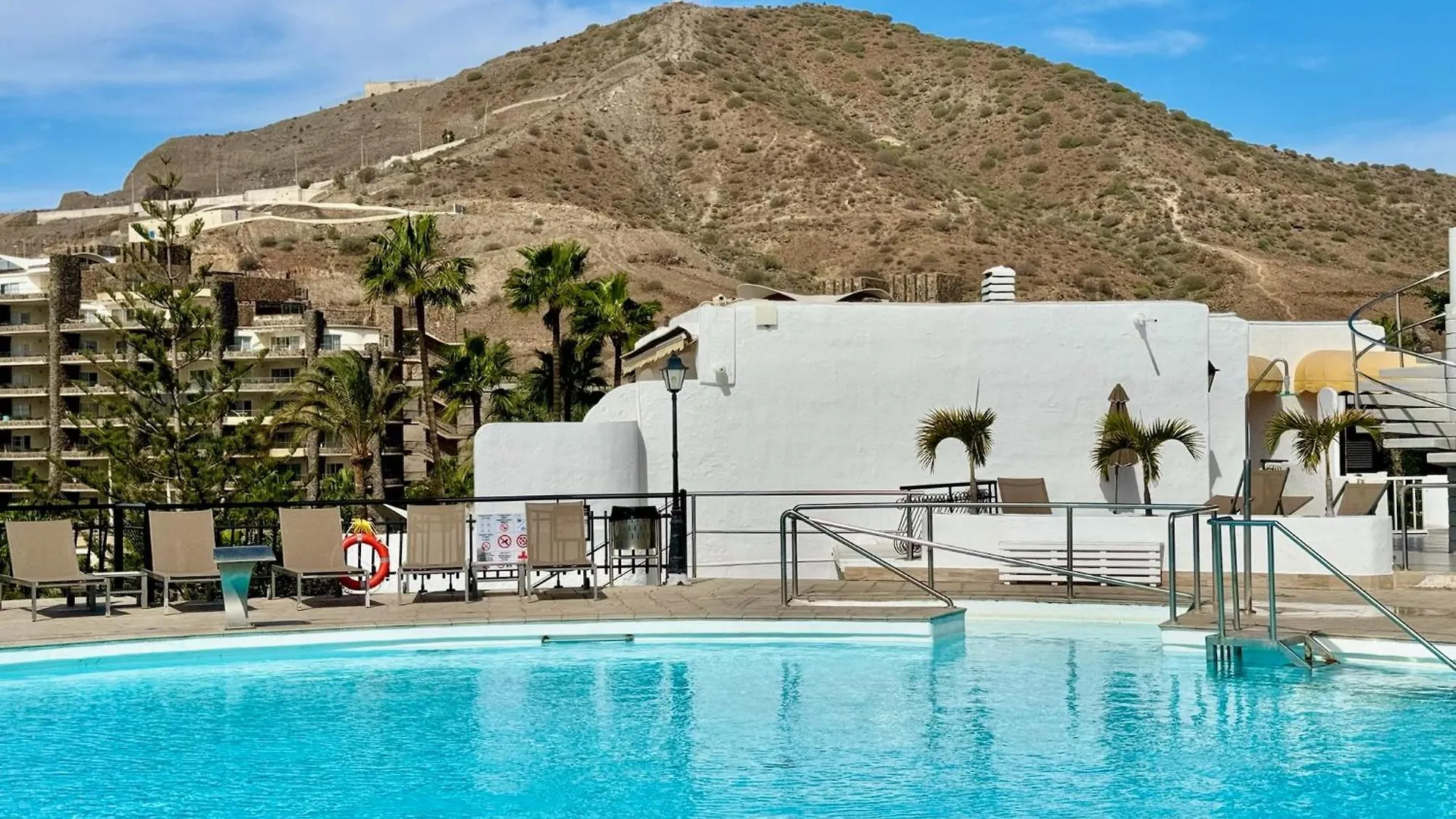Canaryislandshost I Marina Arguineguin Spain